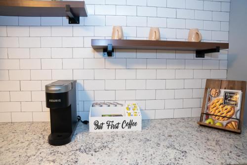 Tranquil Retreat: Modern 3BR Townhome in Winston Salem in a Great Location