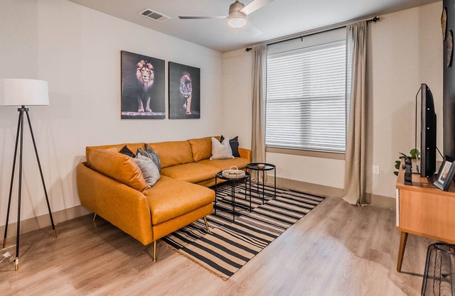 Traveler’s Oasis: Home Away from Home w/ King Bed!