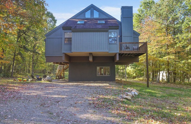 TreeLoft in Jim Thorpe - 4 BA : 3 BR, Each BR w/ Attached Bath!