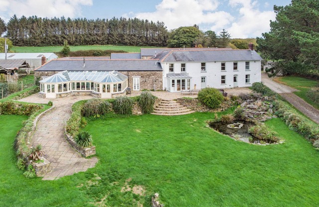 VIÑEDO DE TREGONINNY AND WOODLAND FARMHOUSE en Tresillian, Ref 978617