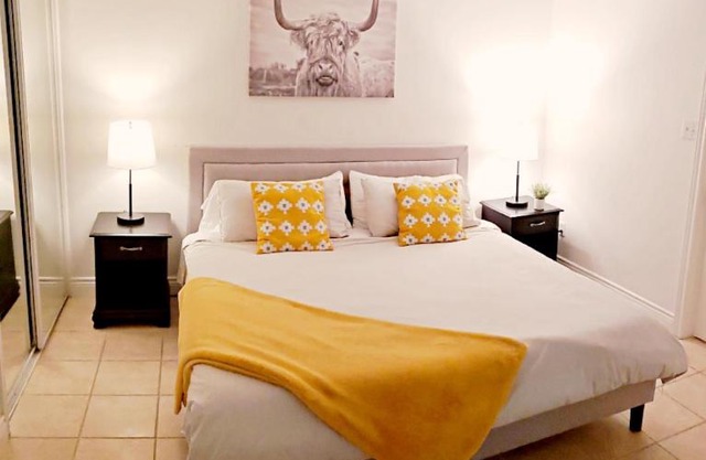 Trendy Blue Mountain Studio - King Bed, Free Coffee