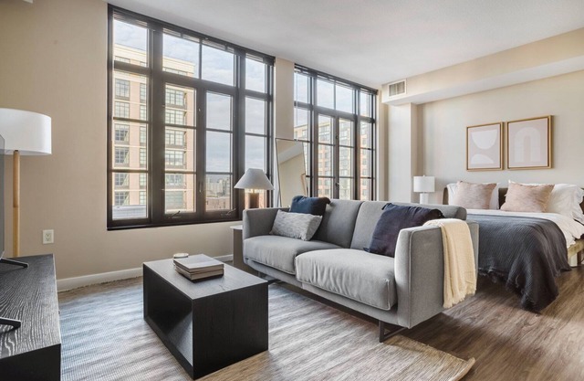Trendy Mount Vernon Studio w/ Yoga & Game Room, nr Arena, by Blueground