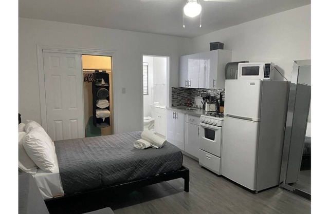 Trendy pads in the heart of Hollywood # F