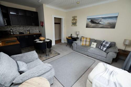 Troon - Coastal Getaway