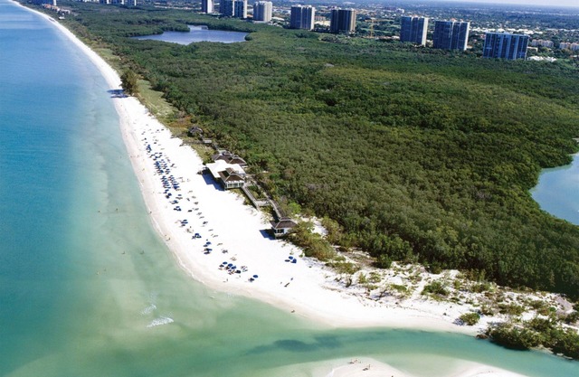 Vacaciones en el paraíso tropical en "Valencia en Pelican Bay", Nápoles, Florida !!