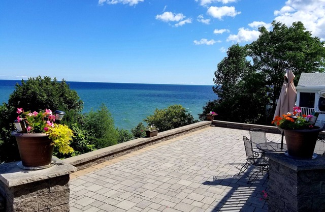 Retiro de lujo frente al lago del norte verdadero con impresionantes vistas del lago Ontario