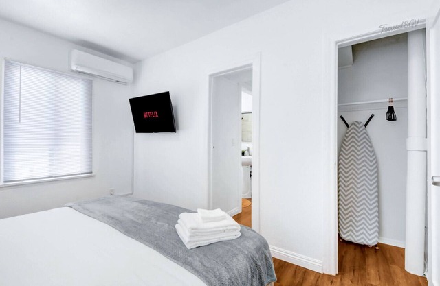 Cozy 2BR Pet-Friendly Stay + Near DTLA #TravelSGV