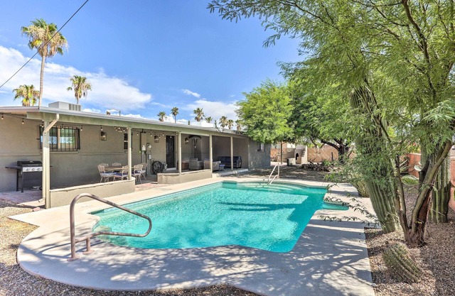 Tucson Getaway w/ Private Pool & Gas Grill!