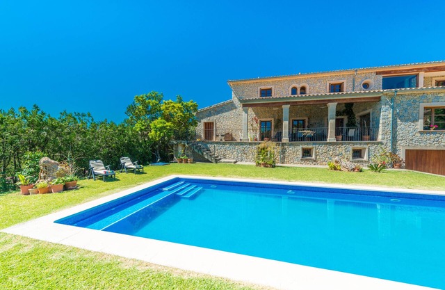 TURIXANT DALT - Villa con piscina privada en Mancor De La Vall. WiFi Gratis