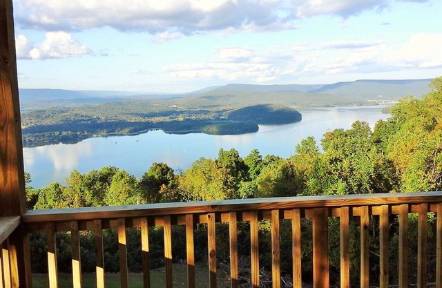¡¡¡Ver!!!, Gated, Bañera de hidromasaje, chimenea, Chattanooga 25 Millas, 8 cabañas, Serene