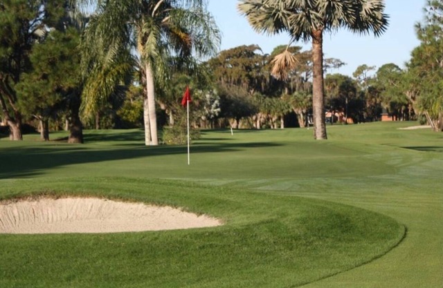 TURTLE LAKE 2BR/2BA - GOLF COURSE VIEW /RESORT STYLE AMENITIES /MINUTES TO BEACH