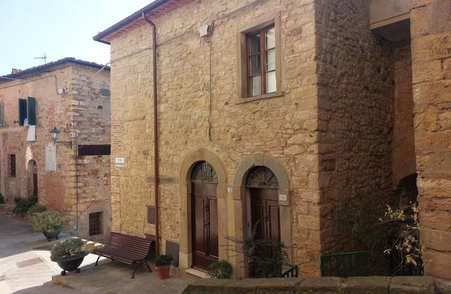 Escapada a la cima de una colina en la Toscana