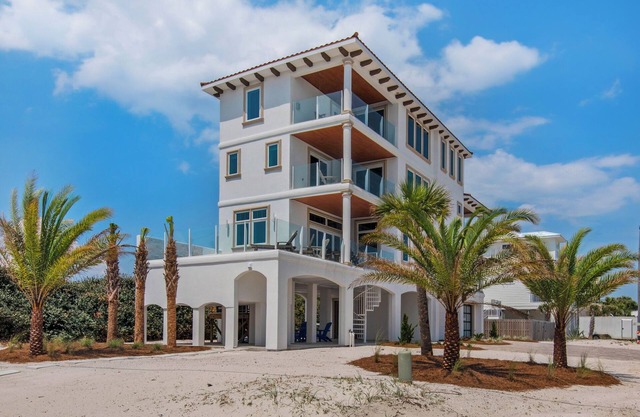 Tuscan Sun 🌞 Gulf View Retreat w/ Pool, Elevator + Game Room | Event-Friendly