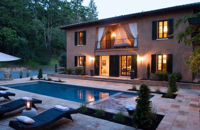 Situado a medio camino entre el Valle de Napa y Sonoma County - Villa Nel Bosco