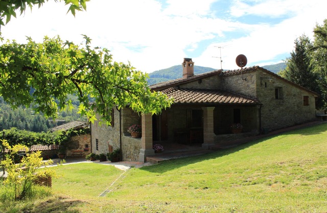 CASA TOSCANA EN POPPI (CASENTINO) CON PISCINA