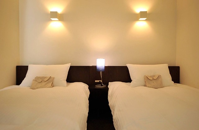 Twin Room Non Smoking With Breakfast A very pop / Kochi Kōchi