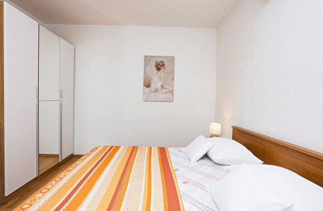 Apartamento para dos personas con una terraza Stupin Celine, Rogoznica (A-23812-a)
