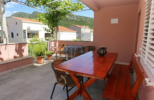 Apartamento para dos personas en la playa Zuljana, Peljesac (A-10112-a)