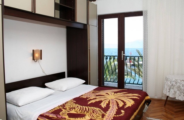 Apartamento para dos personas en la playa Sucuraj, Hvar (A-136-b)