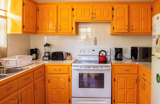 Hermoso apartamento de 2 habitaciones en St. James cerca de la playa y UWI con piscina.