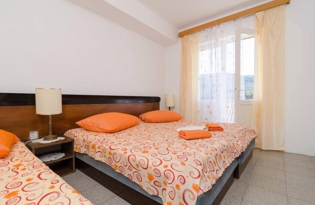 Apartamento para dos personas con un balcon Zuljana, Peljesac (A-256-b)