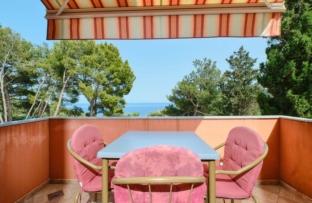 Apartamento para dos personas con terraza y vista al mar Cunski, Losinj (A-7867-a)
