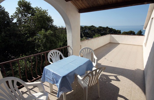 Apartamento para dos personas con una terraza Suha Punta, Rab (A-5050-c)