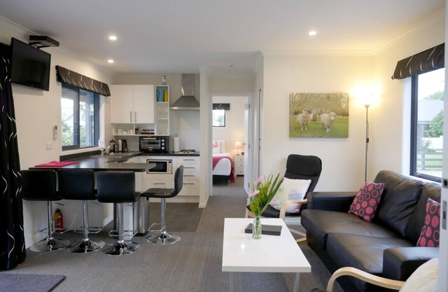 Cottage 4, 2 king bedroom cottage @ Cottages en St Andrews