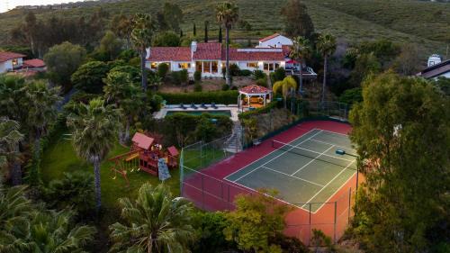 Two Estates w Pools Hot Tubs Game Rooms Valley Views Tennis Court Near Beaches Wineries