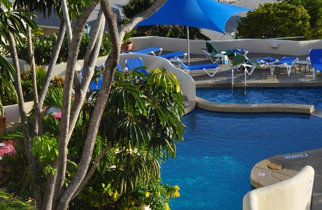 Villa de dos pisos en la famosa St. James's Club Resort