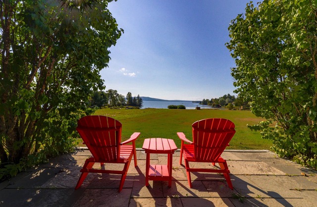 2 cabañas frente al lago que admiten perros en 4 acres con porches, muelle y vistas al lago
