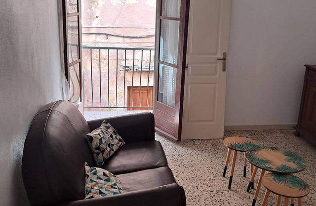 Apartamento-Baño con bañera-Vista a la Calle