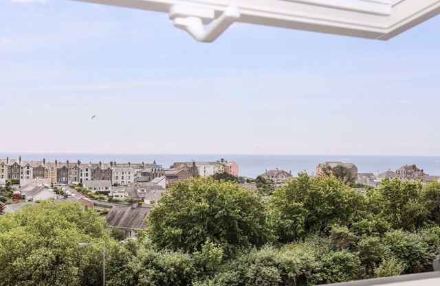 TY COPR PERLOG, pet friendly, country holiday cottage in Criccieth