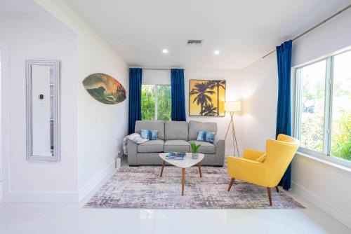 Uhost AI - Elegant 1B Haven in Fort Lauderdale