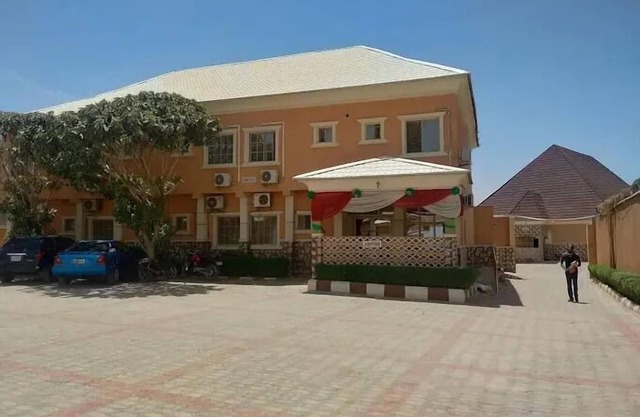 Uloobi Apartment