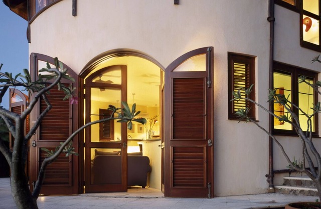¡¡¡ESTAMOS DE VUELTA!!! Villa aislada y romántica con espectaculares vistas al mar y la playa.