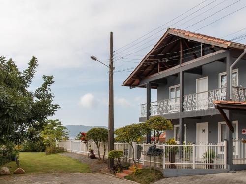 Unidade do térreo: casa à beira mar XJ6722