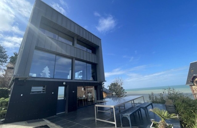 Unique!!! Exceptional clifftop villa with sea view. Elevator in the villa.