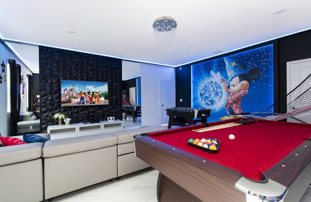 Unique High-end Luxury 8BR Villa- Pool w/ Privacy, High Speed WiFi, Game Room -Champions Gate 9312SH