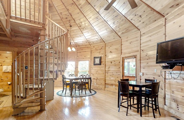 Unique mountain view cabin with private hot tub, deck & air hockey