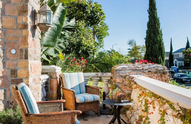 Villa tranquila y privada con vista al mar en el pueblo 3 Blks to Sea, estacionamiento privado