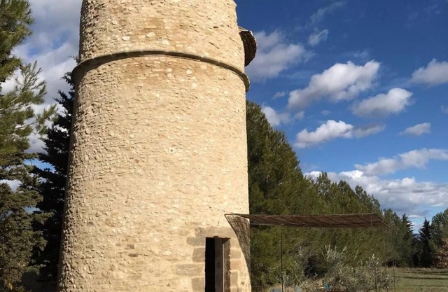 Alojamiento insólito, Dovecote en el Luberon con jacuzzi.
