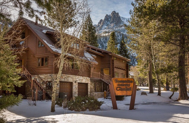 Yosemite Gateway Chalet con bañera de hidroterapia al aire libre
