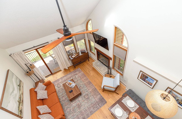 Relax @ Zen on Oak Glen! 2 BR, Modern, Lake Galena Marina and Club Access