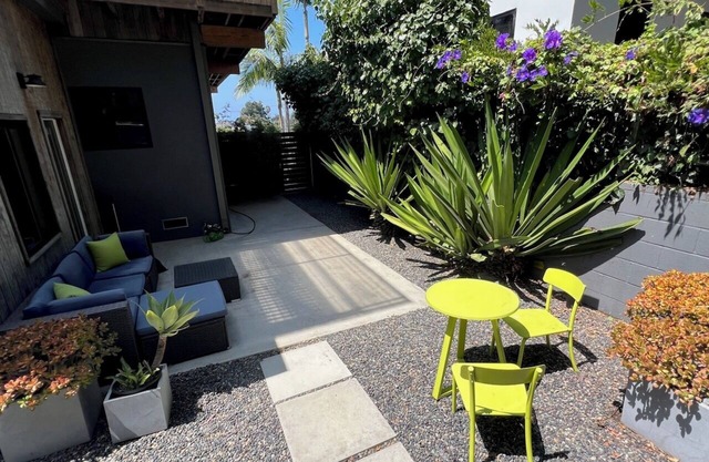 Todo nuevo 1 cama / 1 baño con patio privado