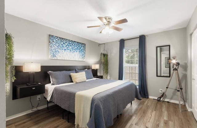 Updated 2 bed w/ fenced yard * Dog Friendly * Fox Den F