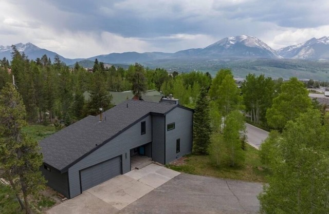 Updated Home in Downtown Dillon Private Hot Tub,