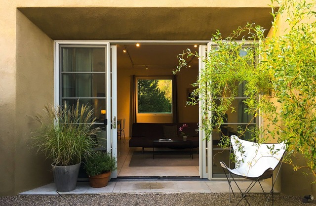 Upper Canyon Studio - Estudio moderno de Santa Fe