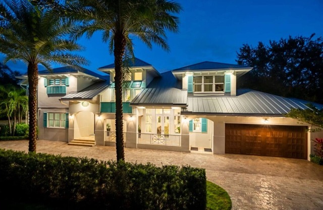 Upscale 2018 Elegant Mansion with Pool