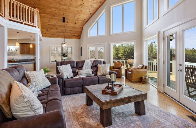 Upscale, Outdoorsy Home with Great Amenities